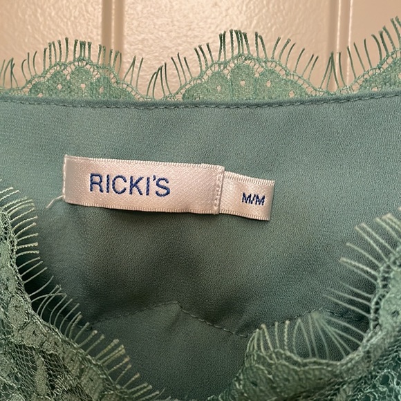 Green Lace Tank Top - Picture 4 of 6